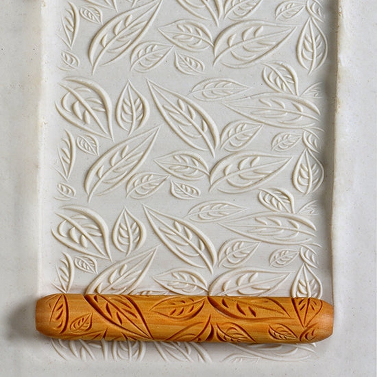 Wooden Hand Roller - Leaves